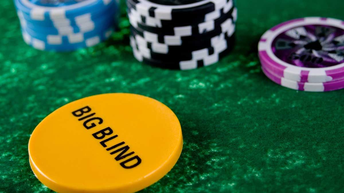 Học cách bảo vệ vị trí mù lớn trong poker | Natural8